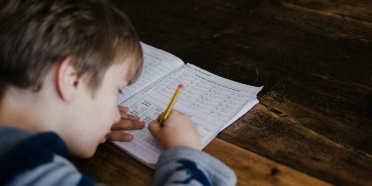 5 Sisi Gelap Kumon, Tempat Les yang Katanya Banyak Membantu Kemampuan Matematika Anak Mojok.co