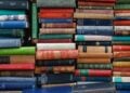 Derita Pecinta Buku di Pinggiran Kediri: Akses Sulit, Toko Buku Sudah Jadi Kantor Parpol Mojok.co