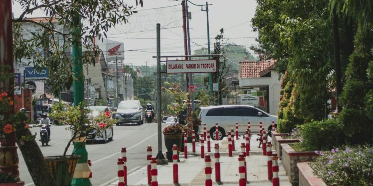 Pejalan Kaki "Dilarang" di Kota Semarang Mojok.co