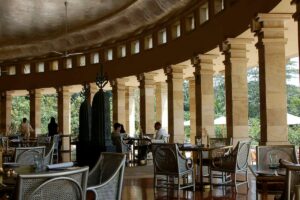 Hotel Amanjiwo Magelang Dekat di Mata, Jauh di Dompet. Keindahan yang Tidak Bisa Digapai Warga Lokal