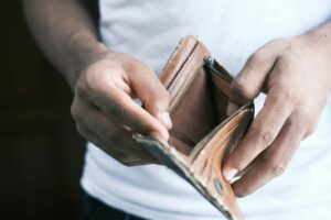 Harus Punya Tabungan Rp20 Juta di Usia 25 Tahun, Fresh Graduate UMR Jogja Cuma Bisa Nangis Mendengarnya