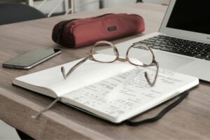 Dear Dosen Pembimbing, Menerima Revisi Skripsi dalam Bentuk Hard Copy Itu Merepotkan