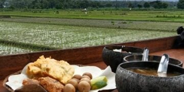 Soto Sawah Mbak Tutik Semarang, Cocok untuk Kalian yang Cari Kuliner yang Memanjakan Lidah dan Mata Mojok.co