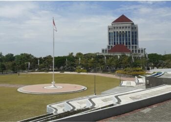 4 Mahasiswa yang Sebaiknya Nggak Kuliah di Universitas Negeri Surabaya (Unesa)