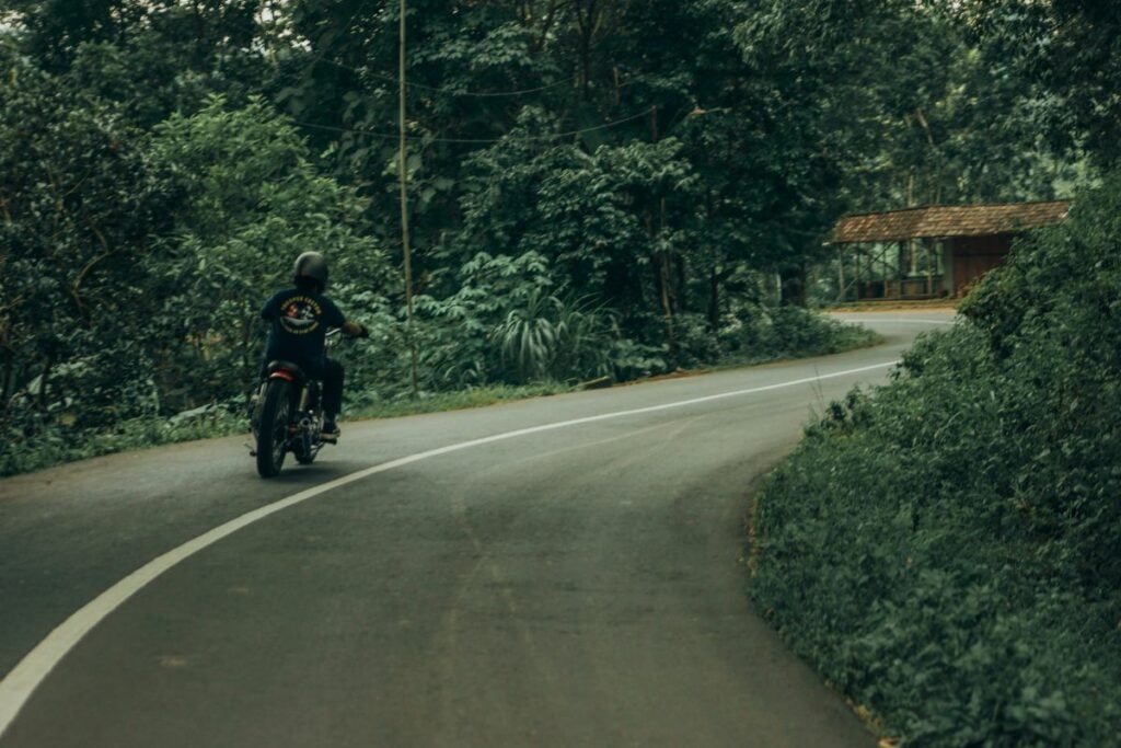 Tanjakan Endog di Kabupaten Bandung Barat Diam-diam Bikin Celaka, seperti Ada Malaikat Pencabut Nyawa di Sana