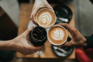 The Coach Coffee Shop: Harga Elite, Tempat Duduk Sulit, Rasanya B Aja