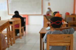 Jadi Guru SD Sebenarnya Menyenangkan, Tugas di Luar Mengajarnya yang Bikin Stres