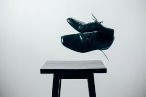 Zamannya ASN Nggak Mau Lagi Pakai Sepatu Pantofel karena Nggak Nyaman untuk Kerja dan Memilih Memakai Sneakers Lokal