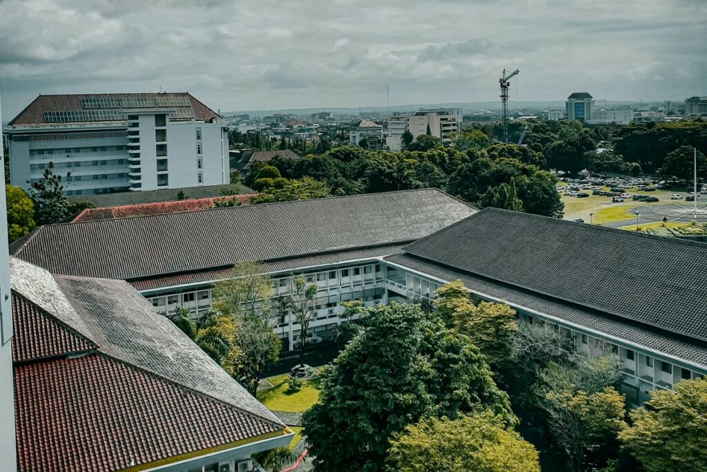 UGM Punya FIB yang Tidak Disukai, tapi Kuliahnya Santai (Unsplash)