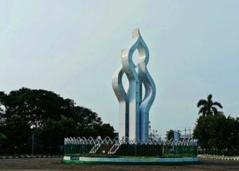 Taman Monumen Arek Lancor Pamekasan, Bukti Orang Madura Gagal Paham Konsep Buang Sampah pada Tempatnya Mojok.co