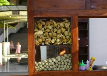 Bakso Cak Mali, Kasta Tertinggi Kuliner di Pasar Labang Madura Mojok.co