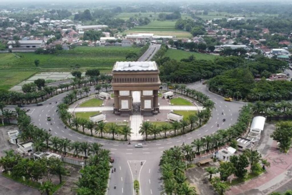 Bertahun-tahun Merantau di Kediri Bikin Saya Sadar, Nggak Semua Orang Cocok Hidup di Daerah Ini Mojok.co surabaya