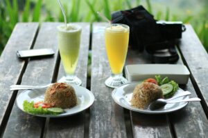 10 Istilah Makan dalam Bahasa Sunda, Mulai dari yang Paling Halus sampai yang Biasa Digunakan untuk Binatang. Jangan Salah Pakai!