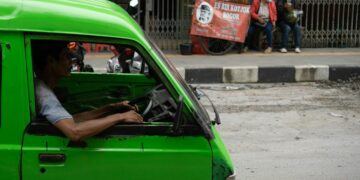 Mobil Colt Mini Jurusan Bogor Sukabumi, Raja Jalanan yang Bikin Penumpang Waswas