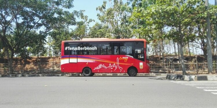 Trans Semarang, Cumi Darat yang Sesungguhnya. Ditungguin Nyembur, tapi kalau Disalip Nyebelin