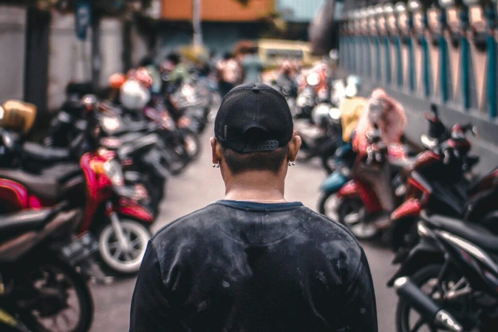 Mall di Jakarta Mendiskriminasi Pengguna Motor. Nggak Semua Menyediakan Parkiran Khusus Motor, Kalaupun Ada Letaknya Jauh dari Gedung Mall