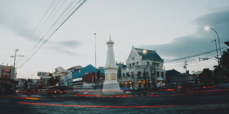Jogja Selalu Dianggap Manis, Padahal Ujungnya Selalu Pahit (Unsplash)