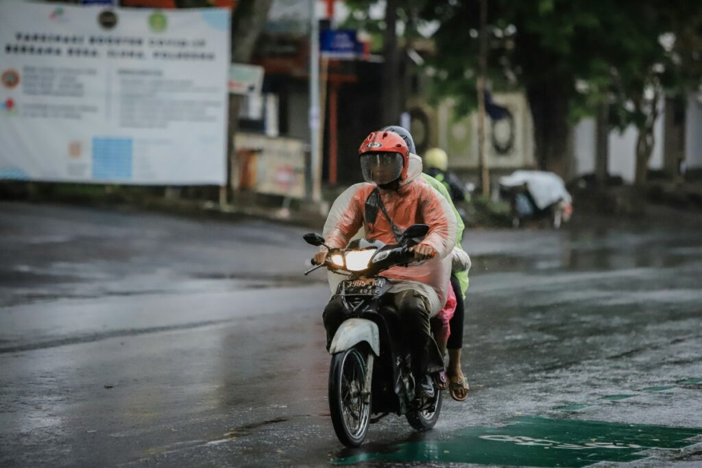 Penderitaan Naik Motor dari Seturan Sleman ke Kasihan Bantul (Unsplash)