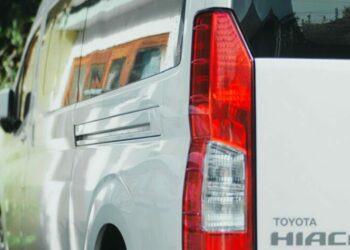 Toyota Hiace, Mobil Toyota yang Nyamannya kayak Bawa LCGC (Unsplash)