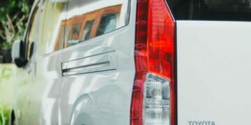 Toyota Hiace, Mobil Toyota yang Nyamannya kayak Bawa LCGC (Unsplash)