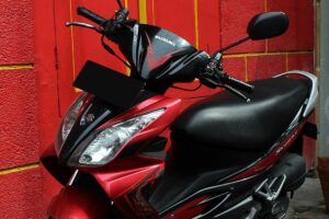 Motor Suzuki Memang Bikin Pusing: Udah Desain Aneh, Suku Cadang Ori Susah Dicari