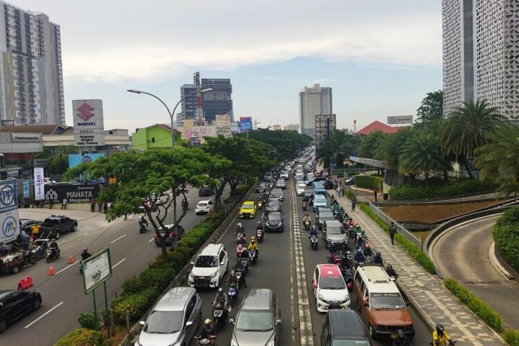 Jangan Hidup di Depok Jawa Barat kalau Nggak Siap Bergelut dengan Transportasi Umum yang Bobrok Mojok.co