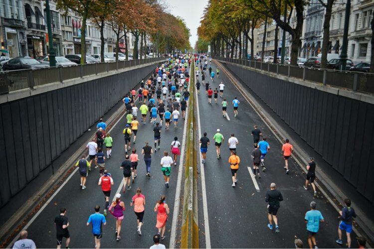 Joki Strava, Bukti Olahraga Lari Kini Semakin “Kejam” Mojok.co