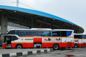 Bus Harapan Jaya Sering Memberi Harapan Palsu ke Penumpang. Bikin Kesal, tapi Saya Tetap Langganan