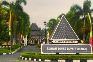 Terima Kasih Pemerintah Kabupaten Sleman, Sudah Menciptakan Pencegah Obesitas dan Darah Rendah Berupa Jalan Rusak di Jalan Kabupaten