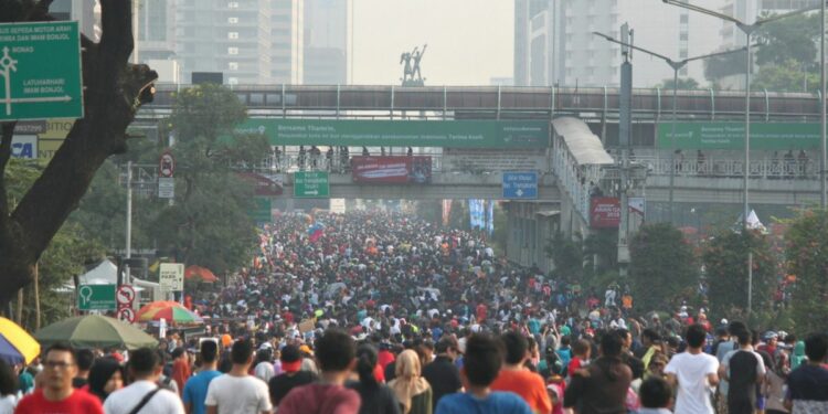 3 Aturan CFD Sudirman Jakarta yang Terpaksa Saya Tulis karena Banyak Pengunjung Nggak Peka Mojok.co