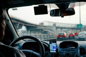 4 Mobil yang Paling Cocok dan Nyaman untuk Jadi Taksi Online, Penumpang Bongsor Dijamin Nggak akan Kerepotan