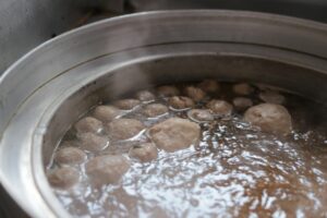 4 Warung Bakso Paling Enak di Kota Cimahi, Rasanya Bisa Diadu dengan Bakso Malang yang Terkenal Itu