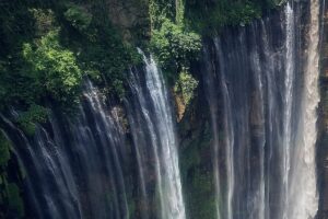 Air Terjun Tumpak Sewu Lumajang Memang Indah, tapi Apa-apa Serba Bayar
