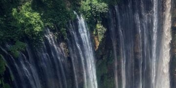 Air Terjun Tumpak Sewu Lumajang Memang Indah, tapi Apa-apa Serba Ditarik Retribusi Mojok.co