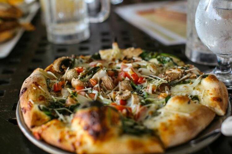 Pizza Pecel Sayur: Sederhana, tapi Bikin Orang Italia Marah
