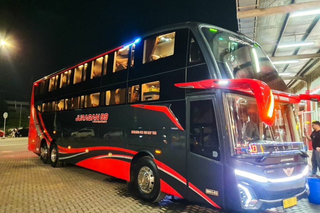 Sleeper Bus Juragan 99 Trayek Malang Jakarta, Bus "Angkuh" yang Bikin KA Eksekutif Jadi Nggak Worth It bus malang-jakarta