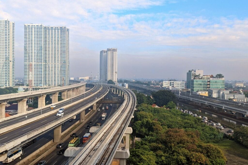 Jalan Layang MBZ: Jalan Tol yang Nggak Sekaya Namanya. Boro-boro Nyaman, Keamanannya Saja Diragukan