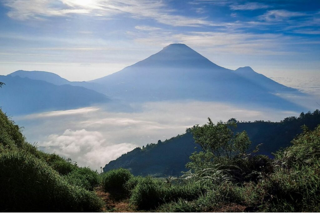 Pergi ke Dieng Saat Weekend Adalah Ide yang Buruk, Niat Healing Berakhir Sinting