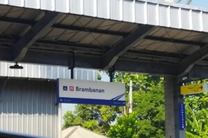 Alasan di Balik Nama Stasiun Prambanan Ditulis Brambanan