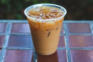 Alasan Saya Lebih Suka Pesan Kopi Lewat Aplikasi Fore Coffee daripada Pesan Langsung di Outlet: Banyak Untungnya!