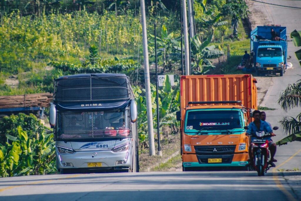 Servis Makan, Pelayanan Lumrah yang Ada di Bus Jawa tapi Langka di Sumatra