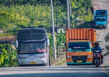 Servis Makan, Pelayanan Lumrah yang Ada di Bus Jawa tapi Langka di Sumatra