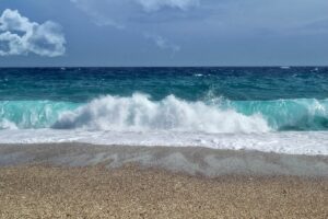 Pantai Tirang Semarang, Pantai Overrated yang di dalamnya Serba Bayar, padahal Fasilitasnya Medioker!