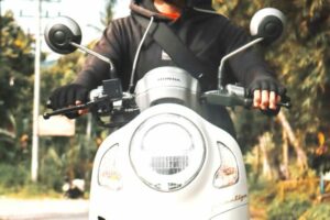 Honda Scoopy Adalah Bukti Kebobrokan Seni Menjual Motor Kosong dengan Wajah Lucu dari Honda
