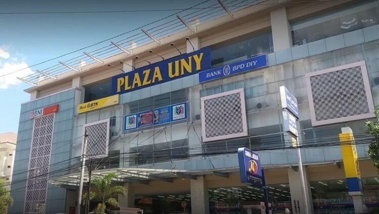 Plaza UNY Tempat Belanja yang Paling Memahami Mahasiswa Jogja, Melebihi Mirota dan Pamela Mojok.co