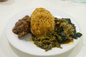 Makanan Tradisional Indonesia Bukan Tergusur Western Food, tapi Nasi Padang