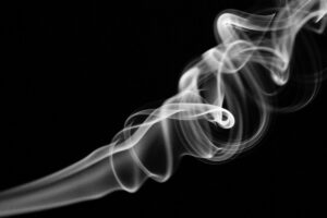 Larangan Rokok Eceran oleh Jokowi Menyakiti Pedagang Kecil yang Sehari-hari Sudah Terancam Kesulitan Ekonomi
