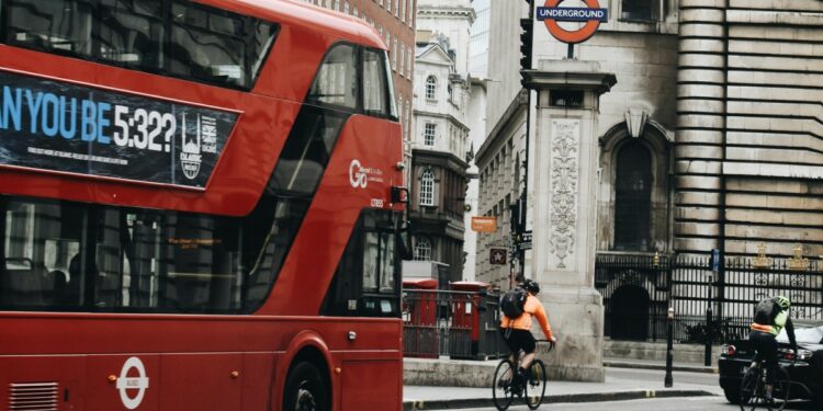 Sleeper Bus Solusi Menghindari Penumpang Menyebalkan (Unsplash) bus sleeper