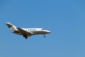 3 Alasan Jet Pribadi Adalah Kendaraan yang Paling Bisa Memberi Makan Gengsi Busuk Manusia Brengsek