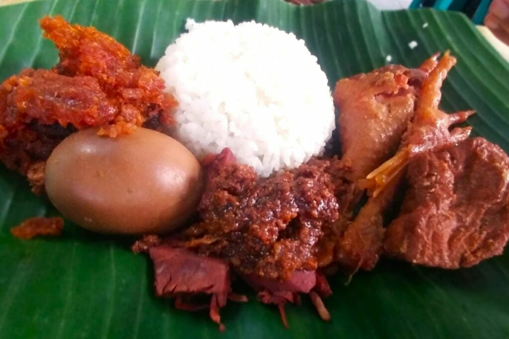 Gudeg Kaleng: Oleh-oleh Jogja yang Enak, tapi Punya Banyak Kekurangan  Mojok.co